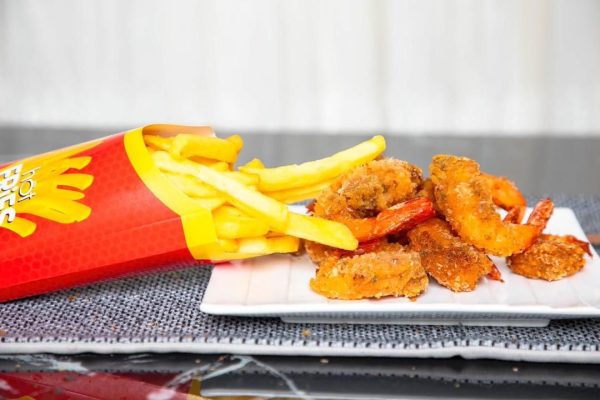 Crevette panée avec frite